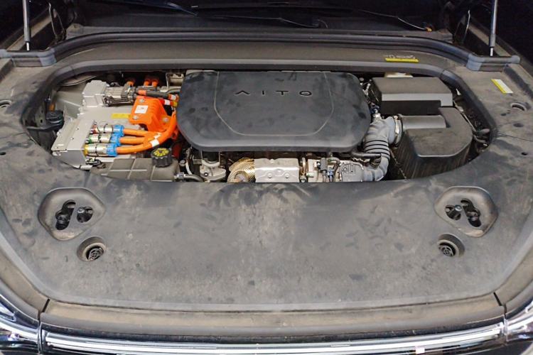 Used Hima AITO M9 2024 Range-Extended Ultra Version 52 kWh 6-Seater Model Engine Bay