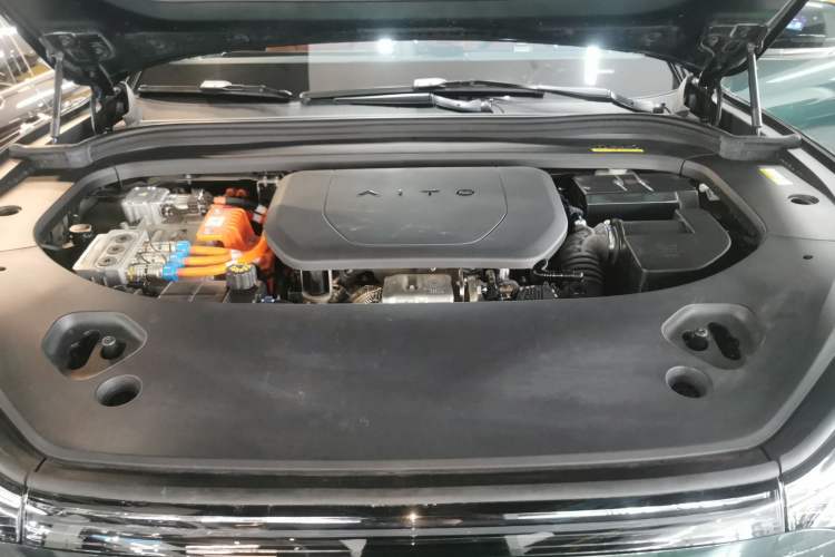 Used Hima AITO M9 2024 Range-Extended Ultra Version 42 kWh 6-Seater Model Engine Bay