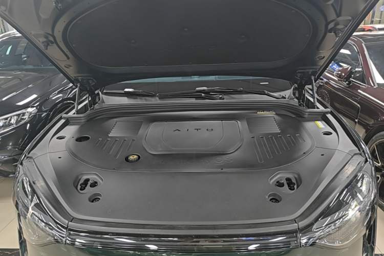 Used Hima AITO M9 2024 Range-Extended Ultra Version 42 kWh 6-Seater Model Engine Bay