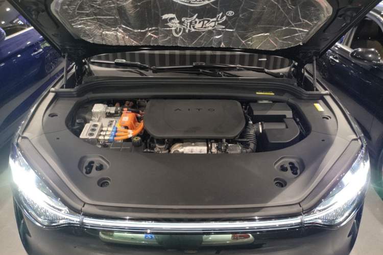 Used Hima AITO M9 2024 Range-Extended Ultra Version 52 kWh 6-Seater Model Engine Bay