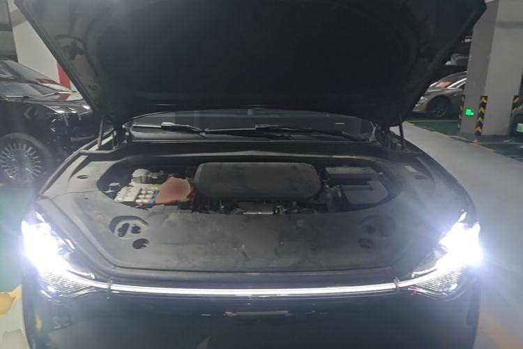 Used Hima AITO M9 2024 Range-Extended Ultra Version 42 kWh 6-Seater Model Engine Bay
