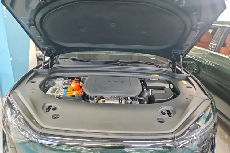 Used Hima AITO M9 2024 Range-Extended Ultra Version 52 kWh 6-Seater Model Engine Bay
