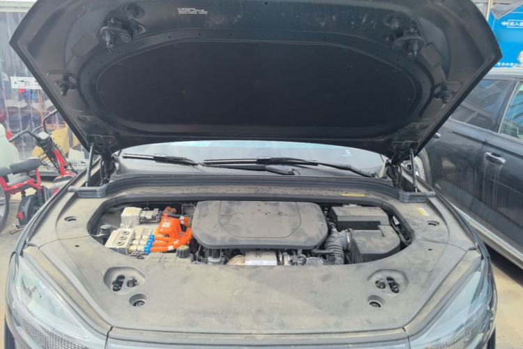 Used Hima AITO M9 2024 Range-Extended Ultra Version 42 kWh 6-Seater Model Engine Bay