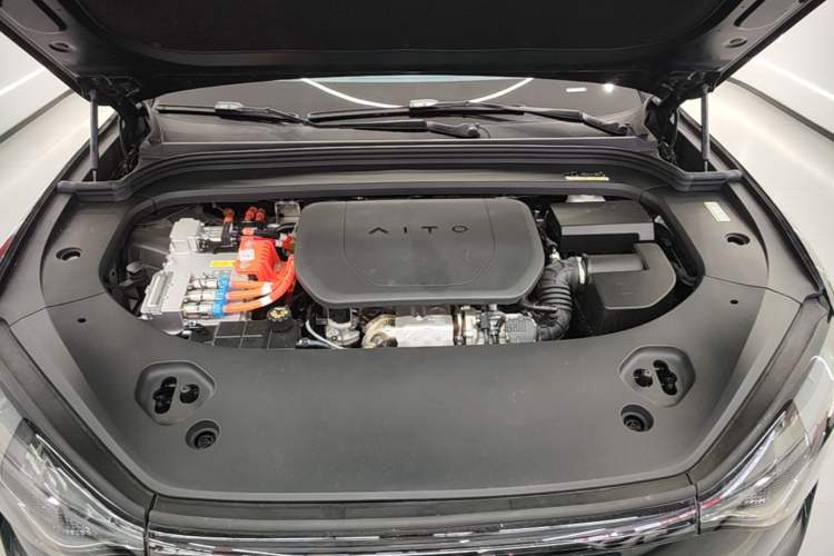 Used Hima AITO M9 2024 Range-Extended Ultra Version 52 kWh 6-Seater Model Engine Bay