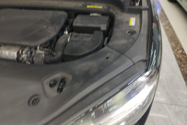 Used Hima AITO M9 2024 Range-Extended Ultra Version 42 kWh 6-Seater Model Engine Bay Left
