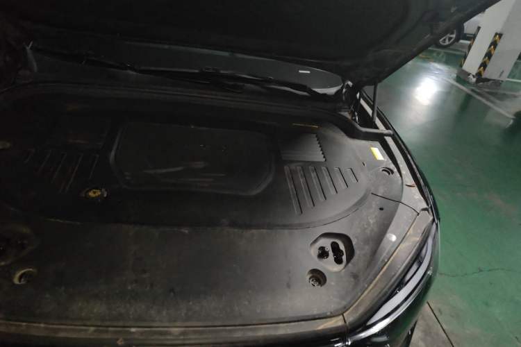 Used Hima AITO M9 2024 Range-Extended Ultra Version 52 kWh 6-Seater Model Engine Bay Left