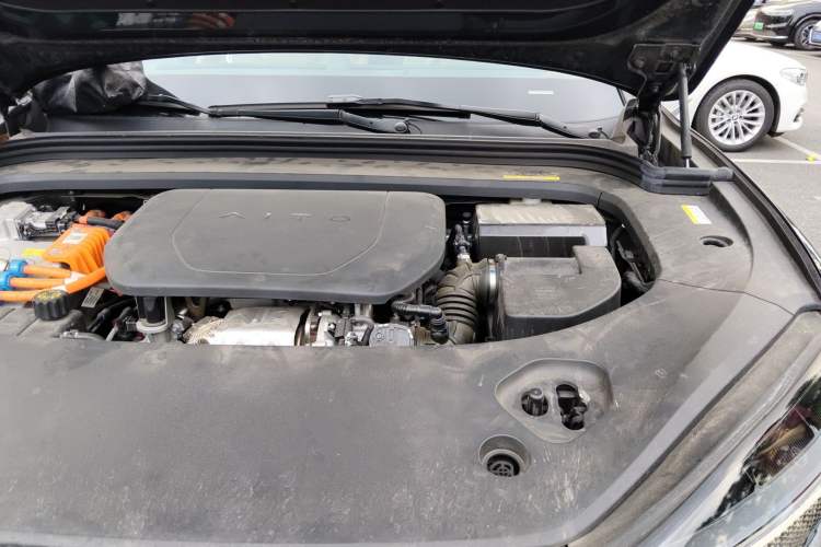 Used Hima AITO M9 2024 Range-Extended Ultra Version 42 kWh 6-Seater Model Engine Bay Left