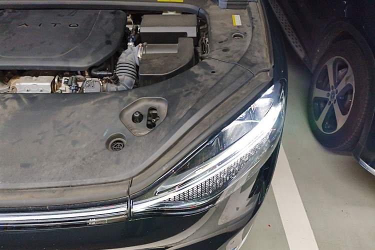 Used Hima AITO M9 2024 Range-Extended Ultra Version 52 kWh 6-Seater Model Engine Bay Left
