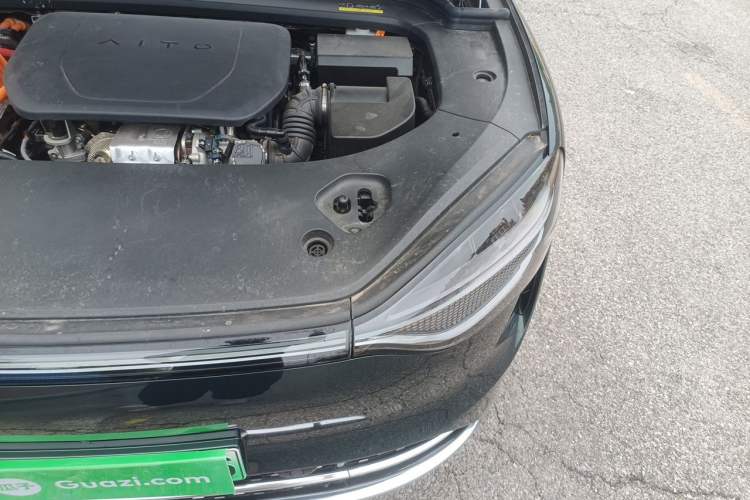 Used Hima AITO M9 2024 Range-Extended Ultra Version 52 kWh 6-Seater Model Engine Bay Left