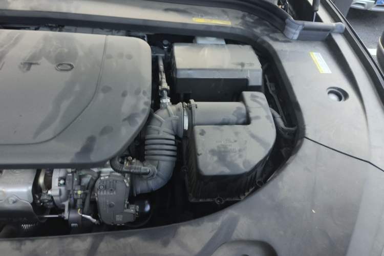 Used Hima AITO M9 2024 Range-Extended Ultra Version 42 kWh 6-Seater Model Engine Bay Left