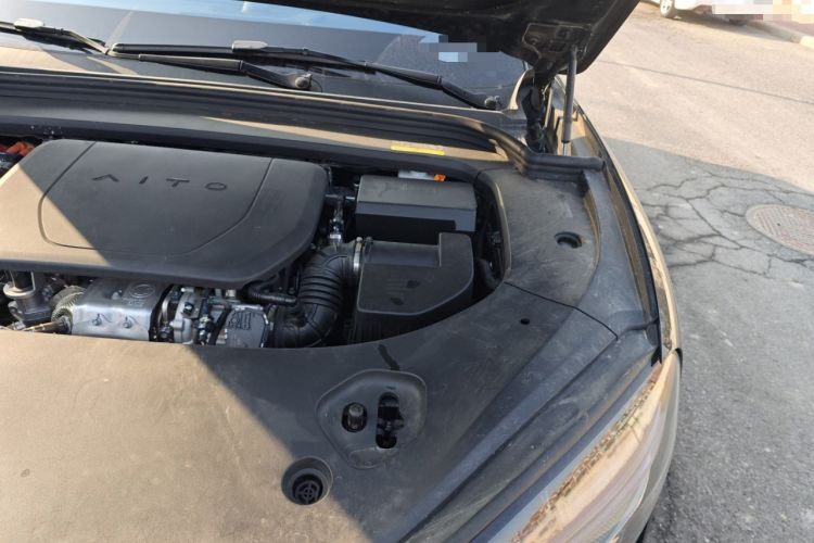 Used Hima AITO M9 2024 Range-Extended Ultra Version 52 kWh 6-Seater Model Engine Bay Left