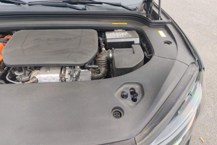 Used Hima AITO M9 2024 Range-Extended Ultra Version 42 kWh 6-Seater Model Engine Bay Left