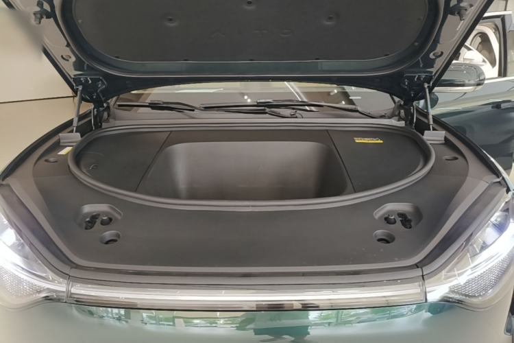 Used Hima AITO M9 2024 All-Electric Ultra Version 100 kWh 6-Seater Model Engine Bay