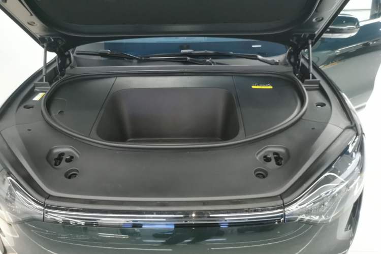 Used Hima AITO M9 2024 All-Electric Ultra Version 100 kWh 6-Seater Model Engine Bay