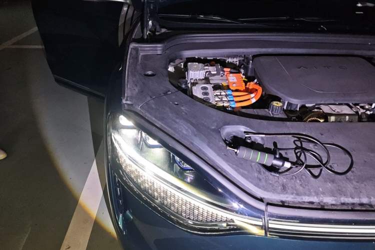 Used Hima AITO M9 2024 Range-Extended Ultra Version 42 kWh 6-Seater Model Engine Bay Right