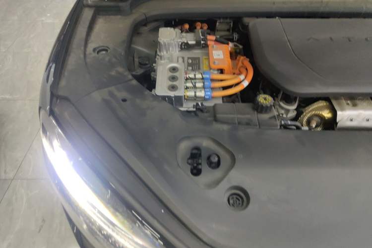 Used Hima AITO M9 2024 Range-Extended Ultra Version 42 kWh 6-Seater Model Engine Bay Right