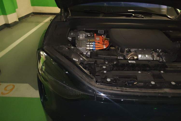 Used Hima AITO M9 2024 Range-Extended Ultra Version 42 kWh 6-Seater Model Engine Bay Right