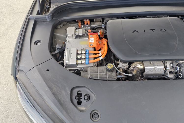 Used Hima AITO M9 2024 Range-Extended Ultra Version 42 kWh 6-Seater Model Engine Bay Right