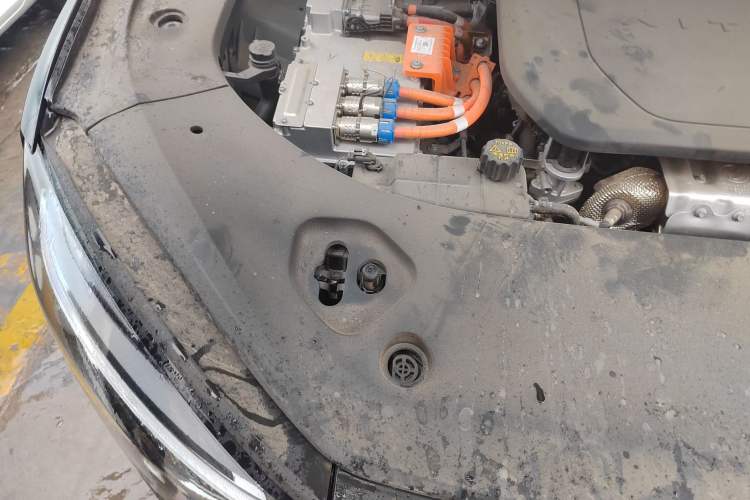 Used Hima AITO M9 2024 Range-Extended Ultra Version 52 kWh 6-Seater Model Engine Bay Right