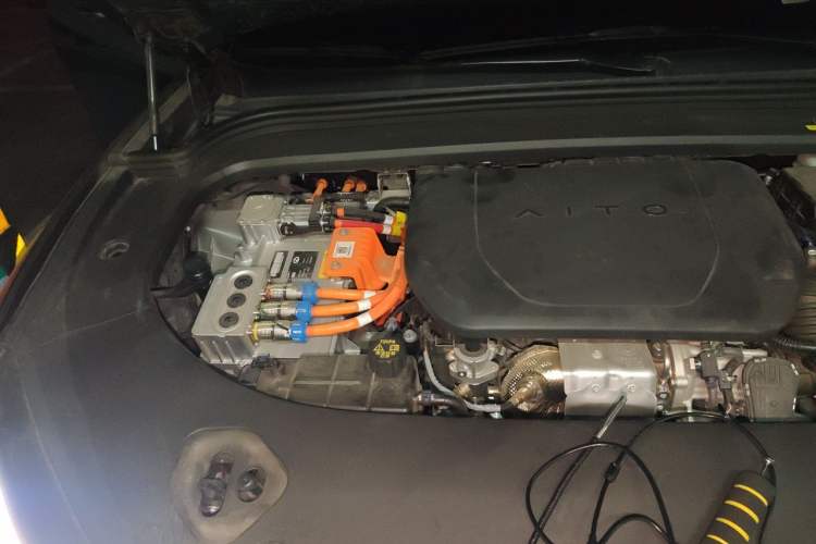 Used Hima AITO M9 2024 Range-Extended Ultra Version 42 kWh 6-Seater Model Engine Bay Right