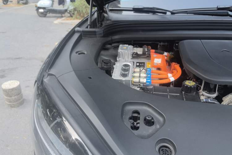 Used Hima AITO M9 2024 Range-Extended Max Edition 42 kWh 6-Seater Version Engine Bay Right