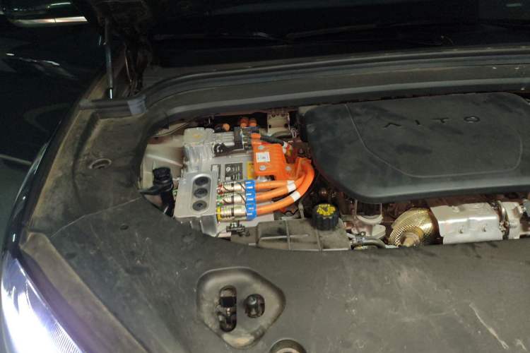 Used Hima AITO M9 2024 Range-Extended Ultra Version 52 kWh 6-Seater Model Engine Bay Right