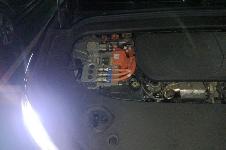 Used Hima AITO M9 2024 Range-Extended Ultra Version 52 kWh 5-Seater Model Engine Bay Right