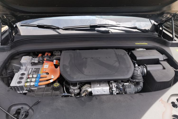 Used Hima AITO M9 2024 Range-Extended Ultra Version 42 kWh 6-Seater Model Engine Bay