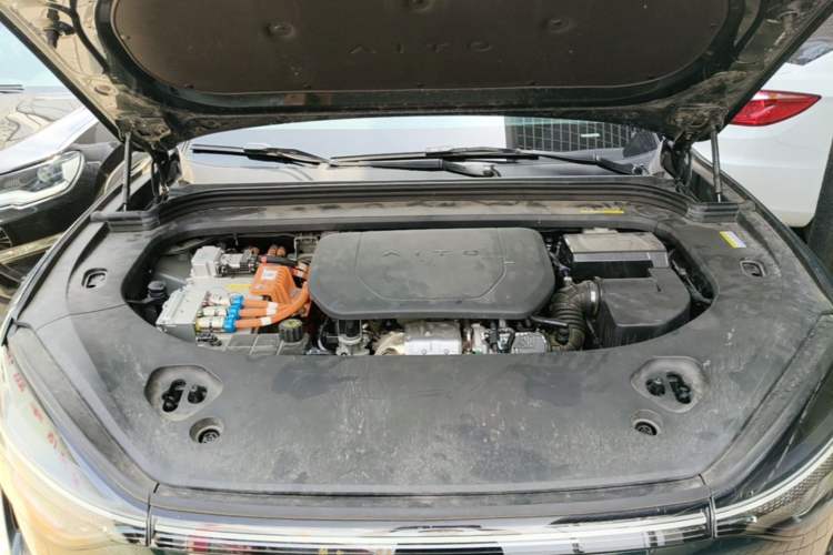 Used Hima AITO M9 2024 Range-Extended Ultra Version 42 kWh 6-Seater Model Engine Bay