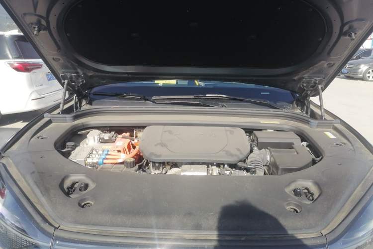 Used Hima AITO M9 2024 Range-Extended Ultra Version 42 kWh 6-Seater Model Engine Bay