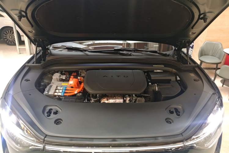 Used Hima AITO M9 2024 Range-Extended Ultra Version 42 kWh 6-Seater Model Engine Bay