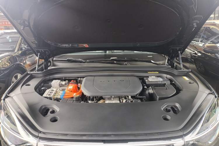 Used Hima AITO M9 2024 Range-Extended Ultra Version 42 kWh 6-Seater Model Engine Bay