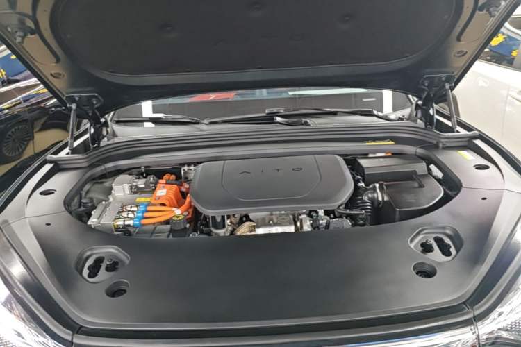 Used Hima AITO M9 2024 Range-Extended Ultra Version 42 kWh 6-Seater Model Engine Bay