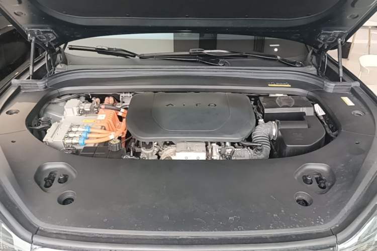 Used Hima AITO M9 2024 Range-Extended Ultra Version 42 kWh 6-Seater Model Engine Bay