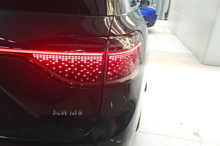 Used Hima AITO M9 2024 Range-Extended Ultra Version 42 kWh 6-Seater Model Exterior 3