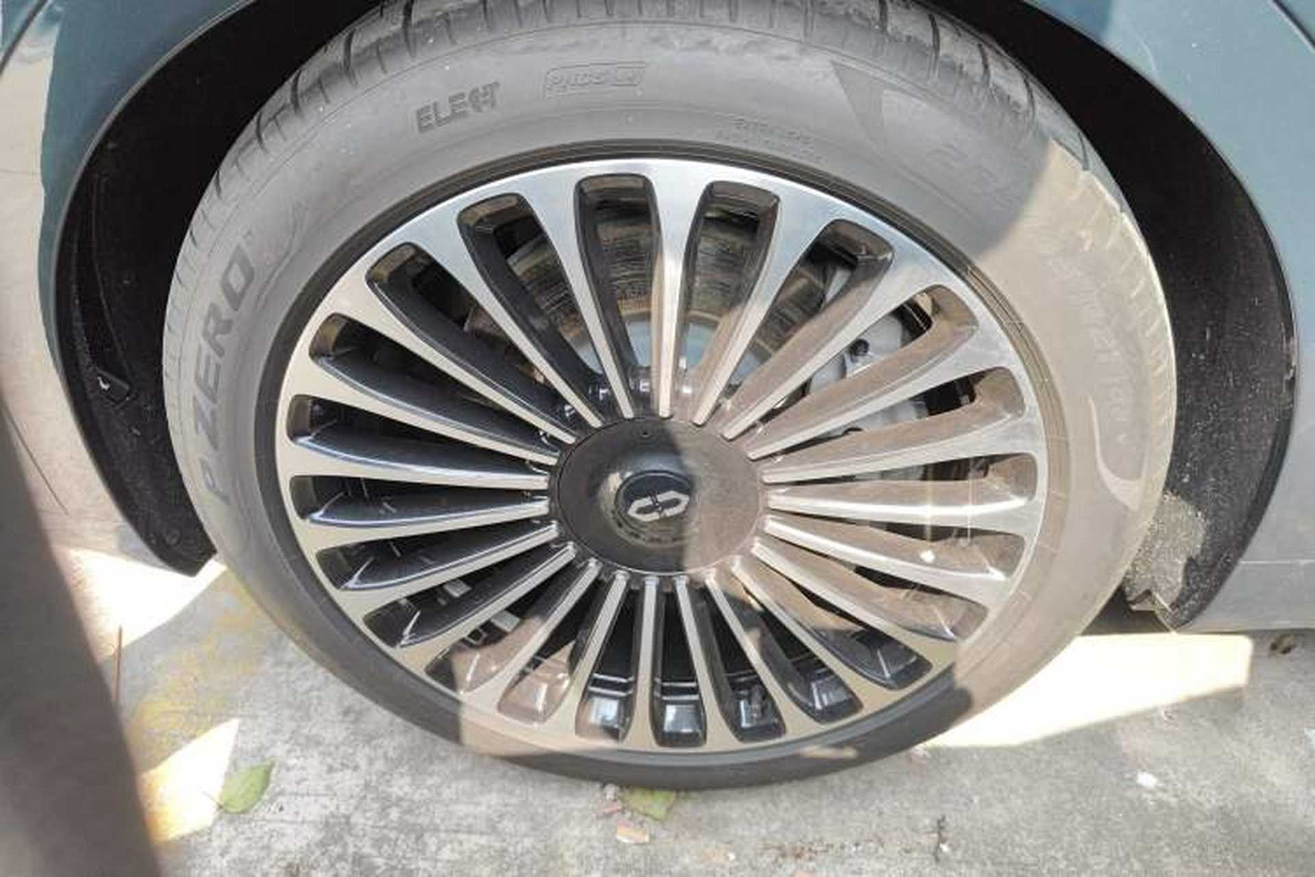 Used Hima AITO M9 2024 Range-Extended Ultra Version 42 kWh 6-Seater Model Exterior 4