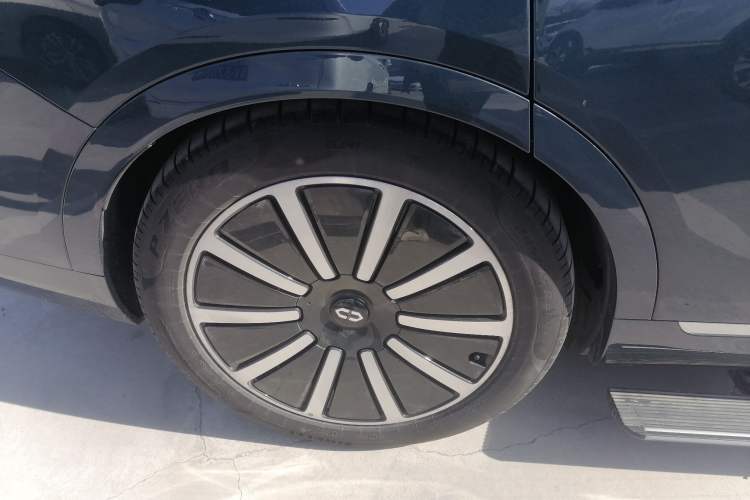 Used Hima AITO M9 2024 Range-Extended Ultra Version 42 kWh 6-Seater Model Exterior 4