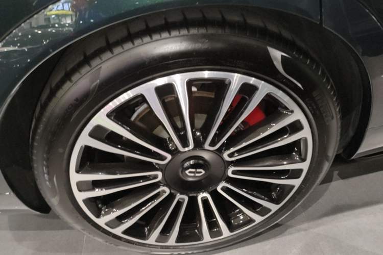 Used Hima AITO M9 2024 Range-Extended Ultra Version 52 kWh 6-Seater Model Exterior 5