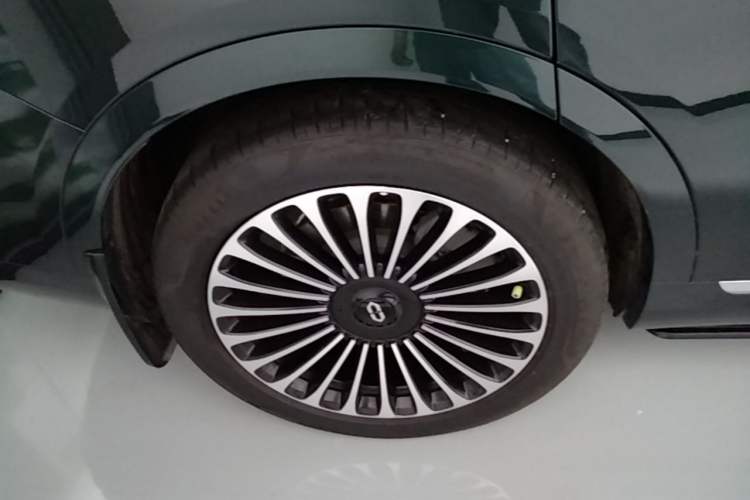 Used Hima AITO M9 2024 Range-Extended Ultra Version 42 kWh 6-Seater Model Exterior 5