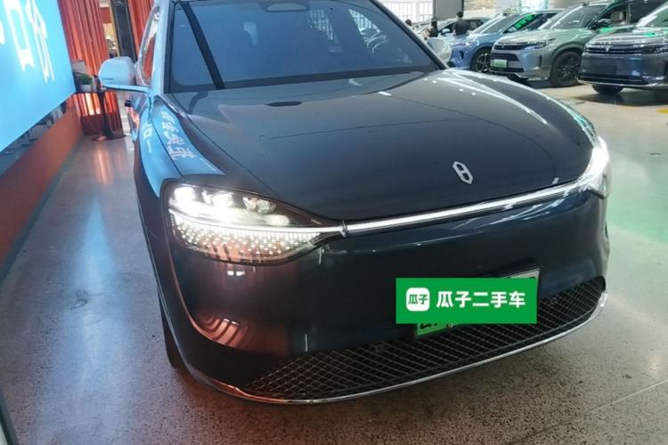 Used Hima AITO M9 2024 All-Electric Ultra Version 100 kWh 6-Seater Model Front Right 45 Deg