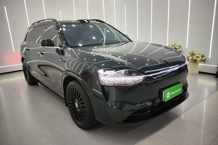 Used Hima AITO M9 2024 Range-Extended Ultra Version 52 kWh 6-Seater Model Front Right 45 Deg