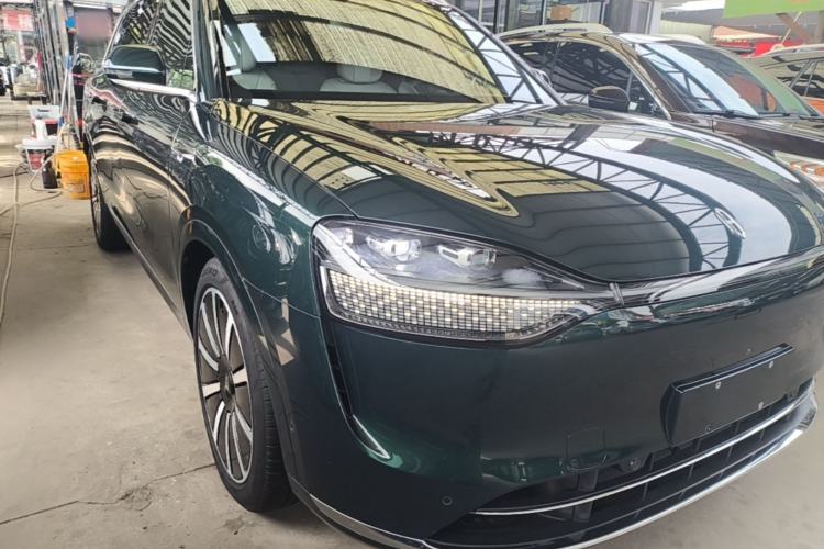 Used Hima AITO M9 2024 Range-Extended Ultra Version 42 kWh 6-Seater Model Front Right 45 Deg