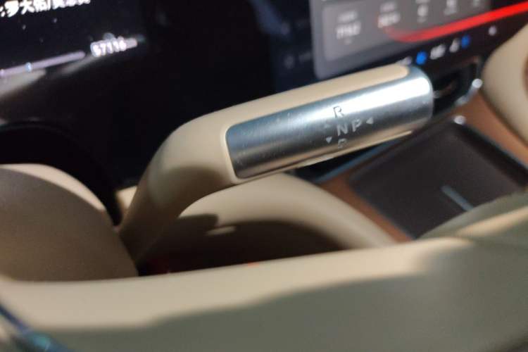 Used Hima AITO M9 2024 Range-Extended Max Edition 52 kWh 6-Seater Version Gear Lever