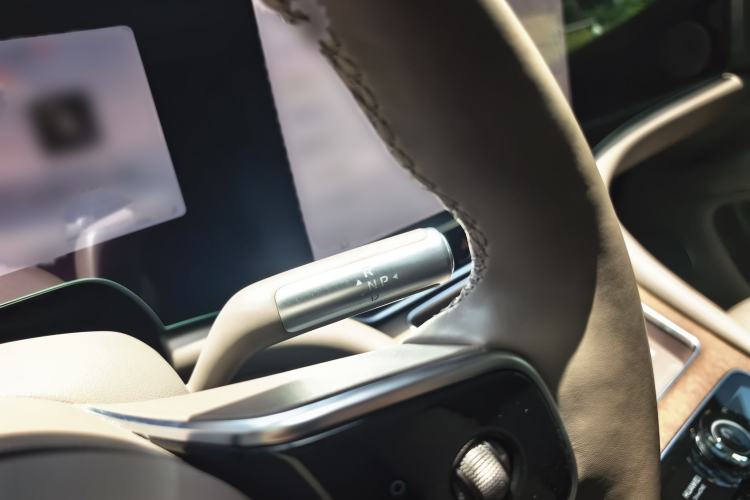 Used Hima AITO M9 2024 Range-Extended Max Edition 42 kWh 6-Seater Version Gear Lever