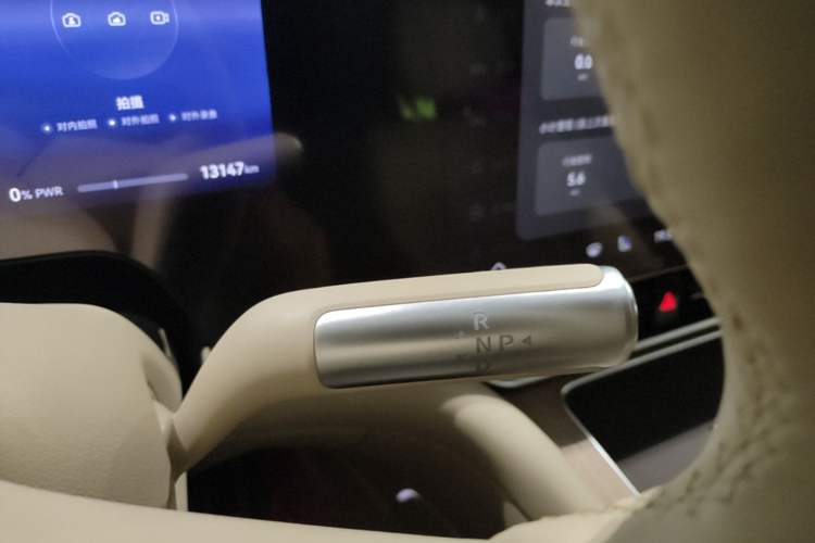 Used Hima AITO M9 2024 Range-Extended Ultra Version 52 kWh 6-Seater Model Gear Lever