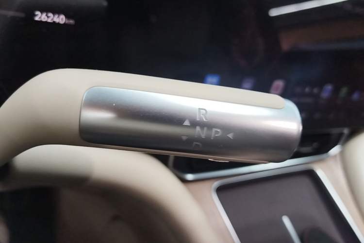 Used Hima AITO M9 2024 Range-Extended Ultra Version 52 kWh 6-Seater Model Gear Lever