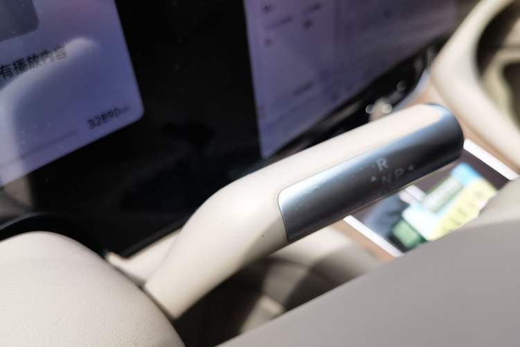 Used Hima AITO M9 2024 Range-Extended Ultra Version 42 kWh 6-Seater Model Gear Lever