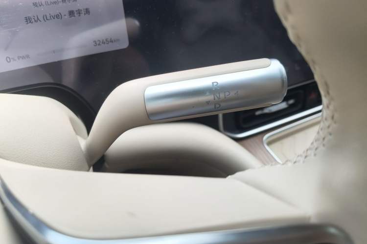 Used Hima AITO M9 2024 Range-Extended Ultra Version 52 kWh 6-Seater Model Gear Lever