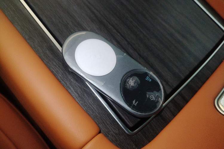 Used Hima AITO M9 2024 Range-Extended Ultra Version 52 kWh 6-Seater Model Interior 1