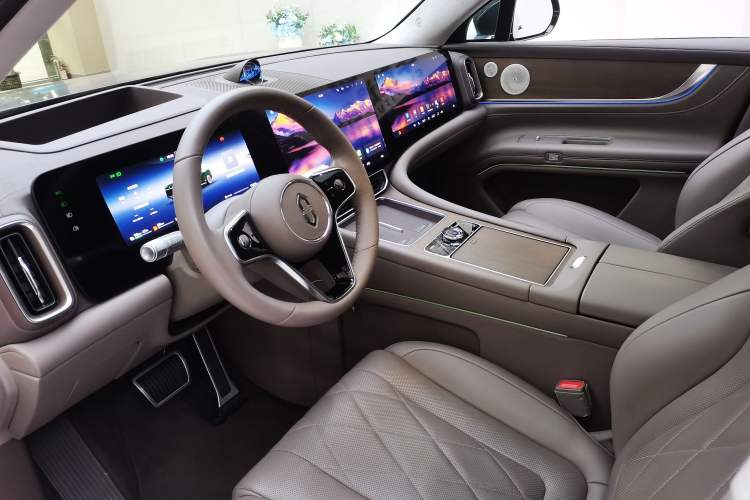 Used Hima AITO M9 2024 Range-Extended Ultra Version 52 kWh 5-Seater Model Interior 1